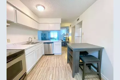 1901 S Voss Road #18, Houston, TX 77057 - Photo 7