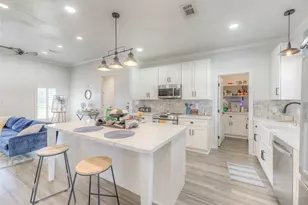 276 Resort Dr, Livingston, TX 77351 - Photo 9