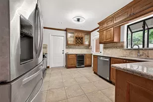 5422 Hummingbird St, Houston, TX 77096 - Photo 5
