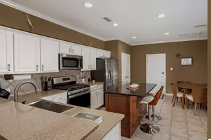 110 N Valley Oaks Cir, The Woodlands, TX 77382 - Photo 9