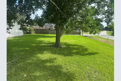 4959 Garfield Avenue, Groves, TX 77619 - Photo 3
