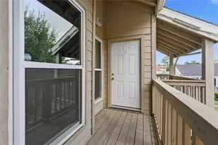 2100 Tanglewilde St, Houston, TX 77063 - Photo 3