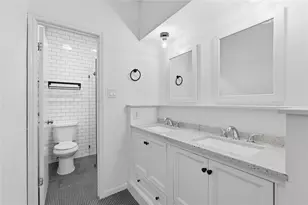2100 Tanglewilde St, Houston, TX 77063 - Photo 23