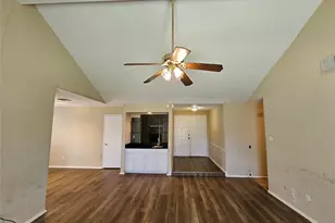 7407 Frostview Ln, Houston, TX 77489 - Photo 7