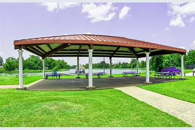 2106 Lakeshore Forest Court, Missouri City, TX 77459 - Photo 5