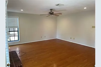 6810 Redwood Falls Drive, Pasadena, TX 77505 - Photo 9