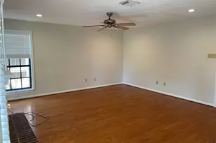 6810 Redwood Falls Dr, Pasadena, TX 77505 - Photo 9