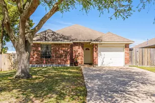 2604 27th Ave N, Texas City, TX 77590 - Photo 1