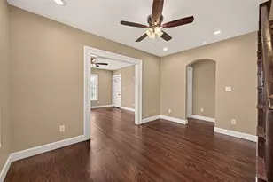 1305 Munger St, Houston, TX 77023 - Photo 9