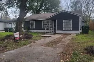 5318 Chennault Rd, Houston, TX 77033 - Photo 1