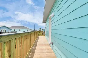 22814 Camino St, Galveston, TX 77554 - Photo 37