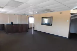 202 N Mechanic St, El Campo, TX 77437 - Photo 3