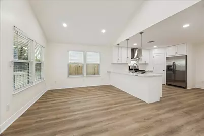 903 E 37th Street, Houston, TX 77022 - Photo 9