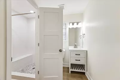 903 E 37th Street, Houston, TX 77022 - Photo 15