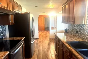 9911 Bayou Woods Dr, Baytown, TX 77521 - Photo 3