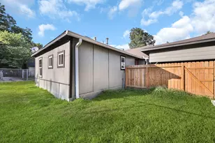 601 Booker T Washington, Conroe, TX 77301 - Photo 3