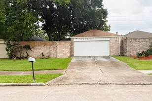 3919 Vineyard Dr, Houston, TX 77082 - Photo 1