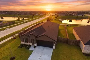 8510 Tropical Breeze Wy, Rosharon, TX 77583 - Photo 1