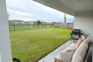 8510 Tropical Breeze Wy, Rosharon, TX 77583 - Photo 7