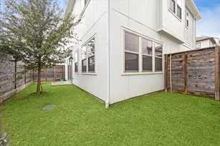 12025 Royal Oaks Run, Houston, TX 77082 - Photo 9