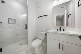 402 E 37th St, Houston, TX 77018 - Photo 7