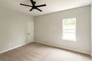 19022 Thorton Ct, Conroe, TX 77306 - Photo 9