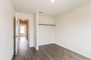 7945 Henson St, Houston, TX 77028 - Photo 17