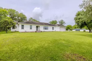 1520 North Dr, Bay City, TX 77414 - Photo 1
