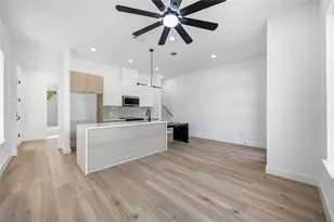 9104 Coffee St, Houston, TX 77033 - Photo 7