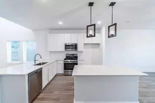 734 Stagecoach Dr, Dayton, TX 77535 - Photo 7