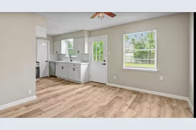10611 Leitrim Way, Houston, TX 77047 - Photo 13
