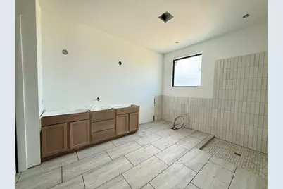 323 Louvenia Court, Pinehurst, TX 77362 - Photo 9