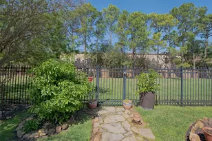 2442 Fairway Pointe Dr, League City, TX 77573 - Photo 39