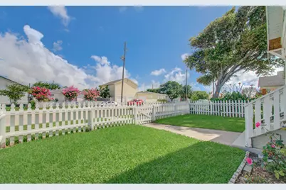 3920 Avenue S, Galveston, TX 77550 - Photo 5