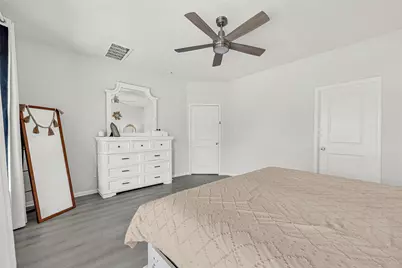 302 Vineyard Court, Alvin, TX 77511 - Photo 9