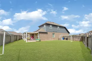 302 Vineyard Ct, Alvin, TX 77511 - Photo 27