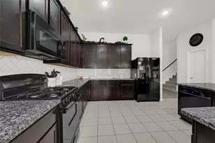 302 Vineyard Ct, Alvin, TX 77511 - Photo 7