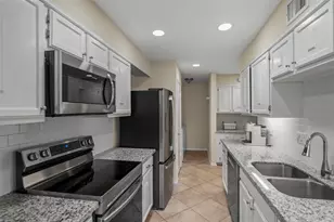 14333 Lost Meadow Ln, Houston, TX 77079 - Photo 13