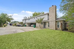10814 Sugar Hill Dr, Houston, TX 77042 - Photo 9