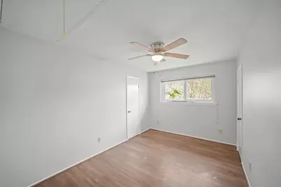 10814 Sugar Hill Drive #B, Houston, TX 77042 - Photo 13