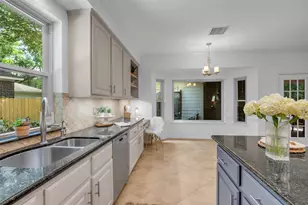 118 Quiet Oak Cir, The Woodlands, TX 77381 - Photo 15