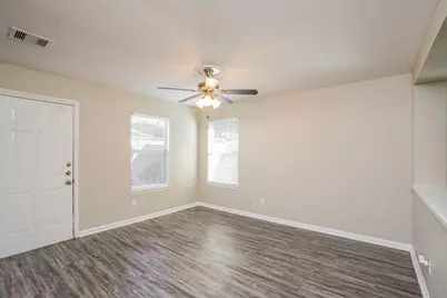6622 Hawthorne Falls Lane, Houston, TX 77049 - Photo 5