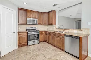 2611 Desert Sage Dr, Katy, TX 77449 - Photo 9