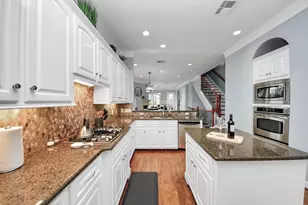 3303 Bingham Manor Ln, Houston, TX 77056 - Photo 11