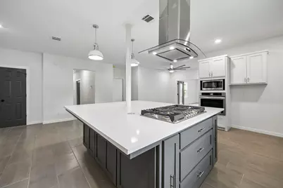 711 W Sidnor Street, Alvin, TX 77511 - Photo 7
