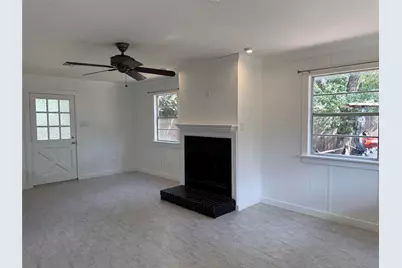 812 1st Street, Sealy, TX 77474 - Photo 3
