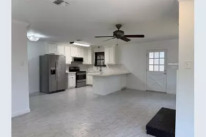 812 1st Street, Sealy, TX 77474 - Photo 1