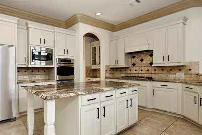 27 Tioga Place, Tomball, TX 77375 - Photo 15