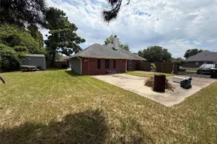 9814 Guest St, Houston, TX 77078 - Photo 3