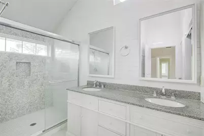 4427 Waterfall Way, Sugar Land, TX 77479 - Photo 23